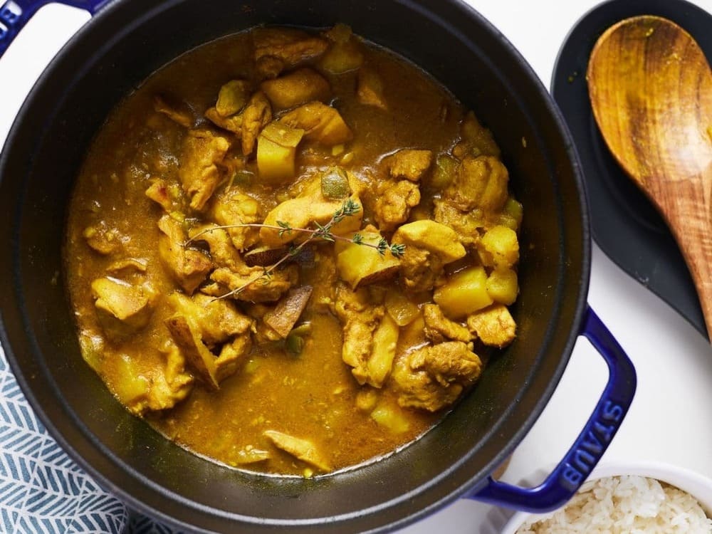 jamaican-curry-chicken-in-blue-pot- (1)