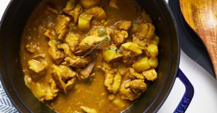 jamaican-curry-chicken-in-blue-pot- (1)